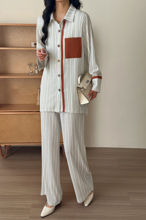 Agarve Textured Suit with embroidered pocket